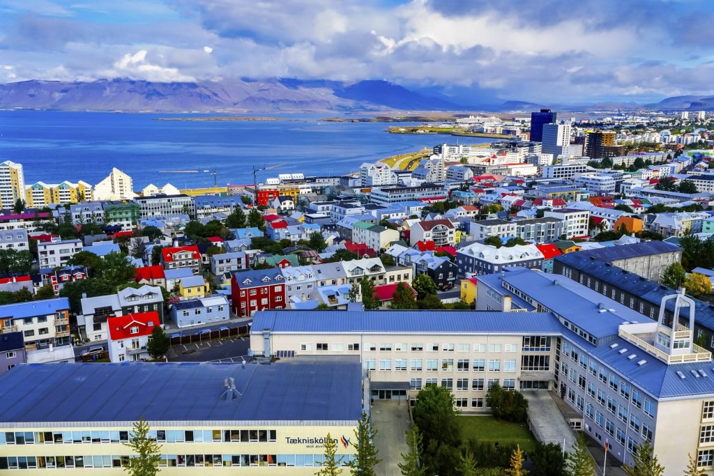 Vận Chuyển Hàng Nguy Hiểm Từ Việt Nam Đi Iceland: Quy Trình & Lưu Ý